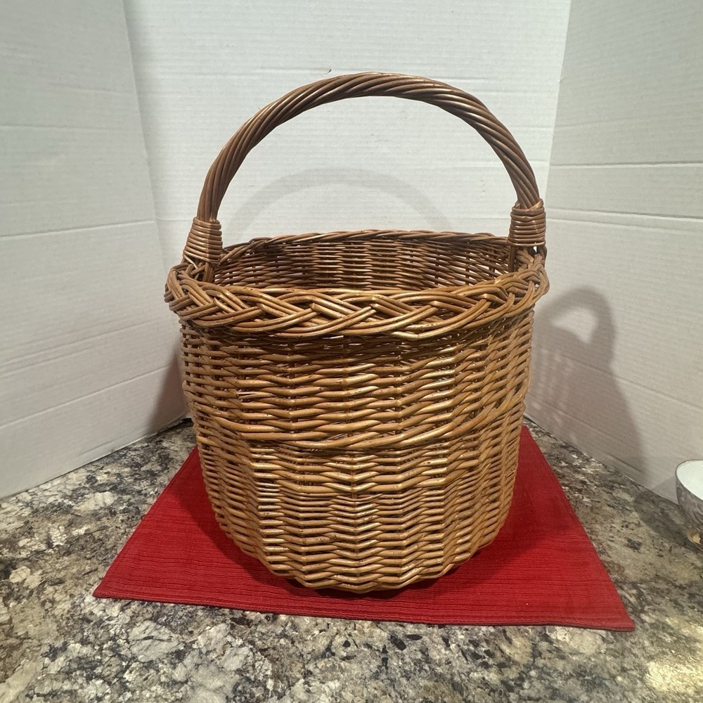 ANTIQUE TRADITIONAL WILLOW WICKER LARGE BASKET